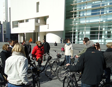 Tour Barcelona bici MACBA guia