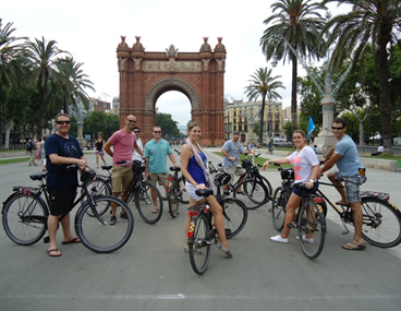 visita bicicleta Barcelona Arco del Triunfo
