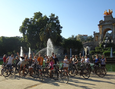 Barcelona en bici ruta guiada estudiantes